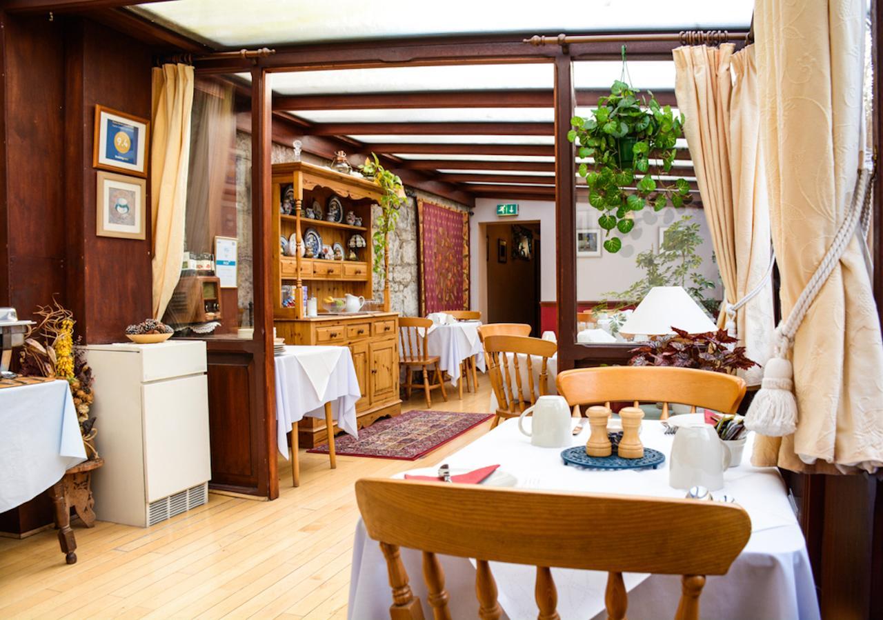 Clarke Cottage Guest House Данфермлін Екстер'єр фото