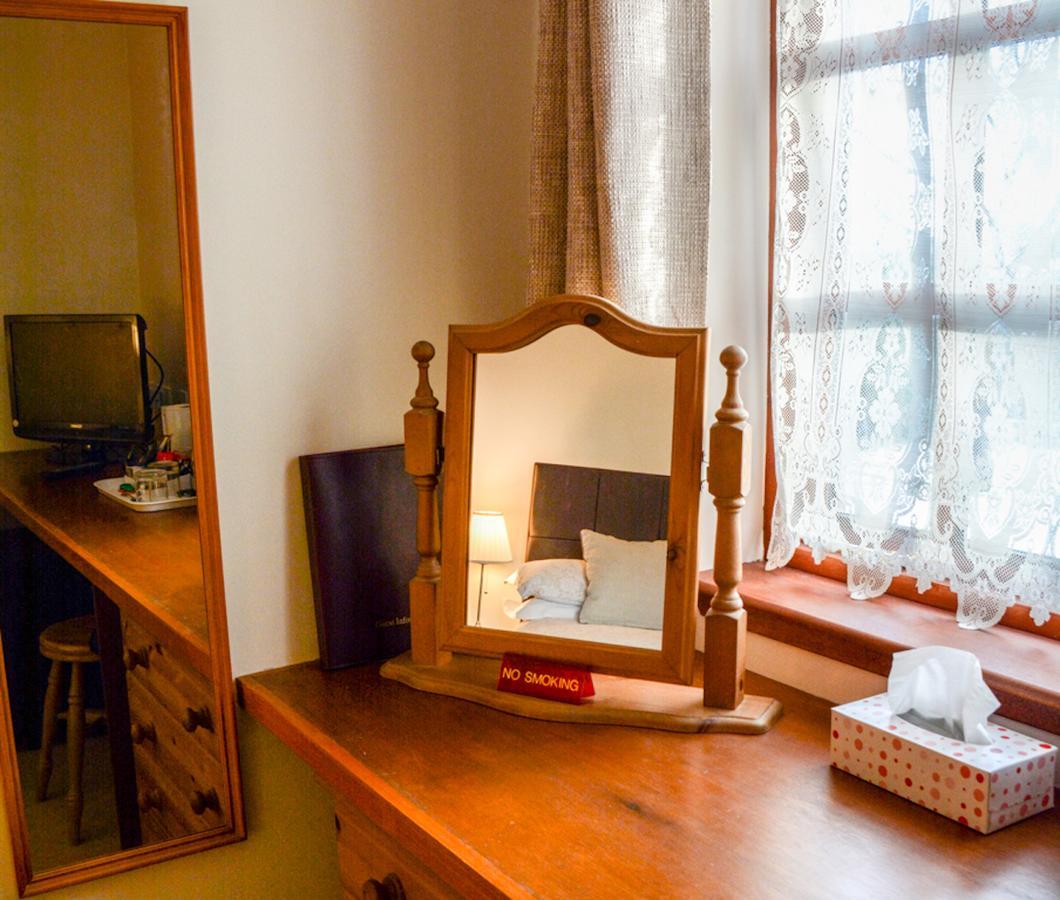 Clarke Cottage Guest House Данфермлін Екстер'єр фото